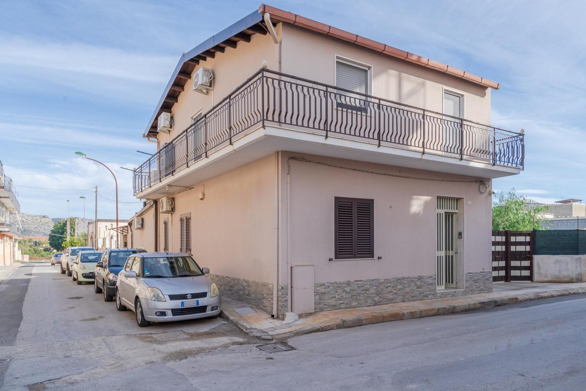 Le Tre Pigne Villa Floridia Bagian luar foto